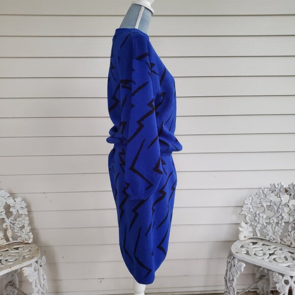 Vintage 80s 2-piece Black Lightning on dark blue knit sweater and skirt set - Picture 6 of 11